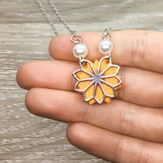 Sunflower Necklace, Yellow Flower Jewelry, Pearly Friendship Necklace, Nature Gifts, Gift from Best Friend