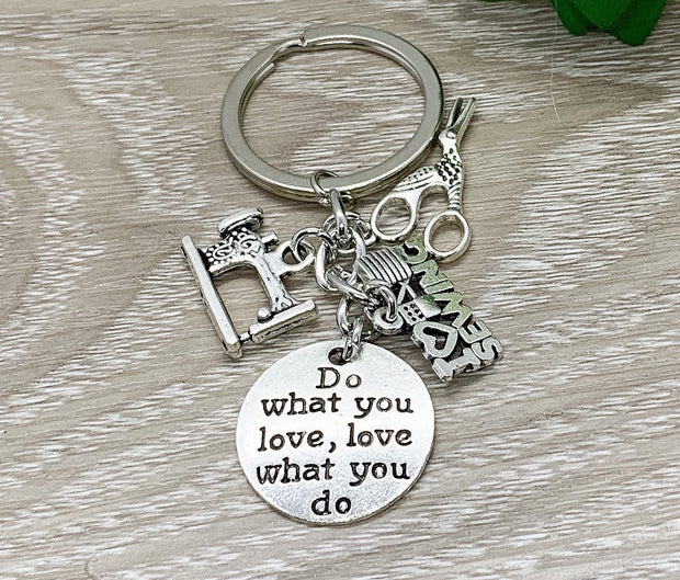 Sewing Keychain, Seamstress Gift, Sewing Machine Charm, Scissors Keyring, Crafty Person Gift, I Love Sewing, Hobby Gift, DIY
