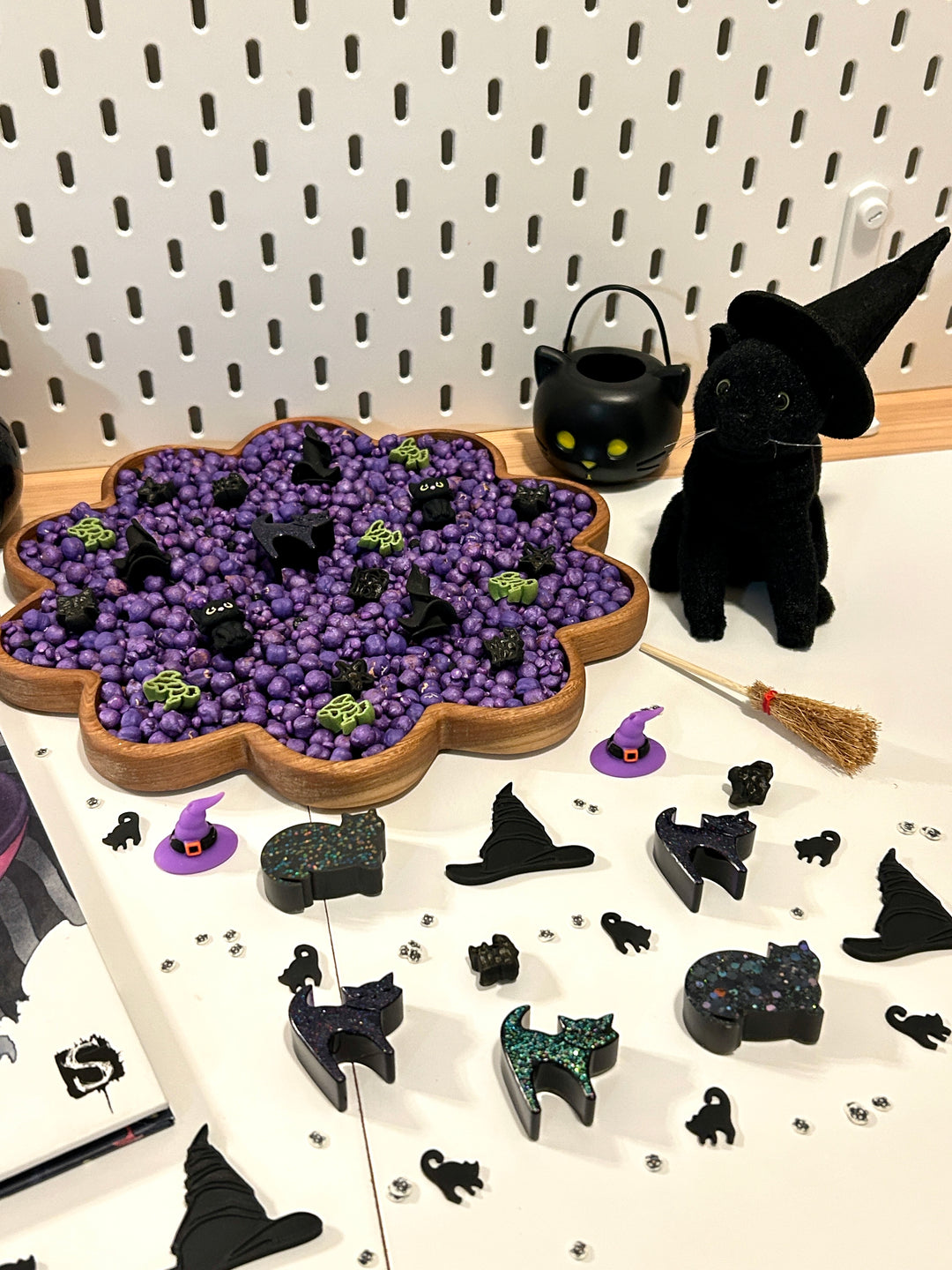 3D Printed Witch’s Hat Loose Parts (flat) | Halloween Counters