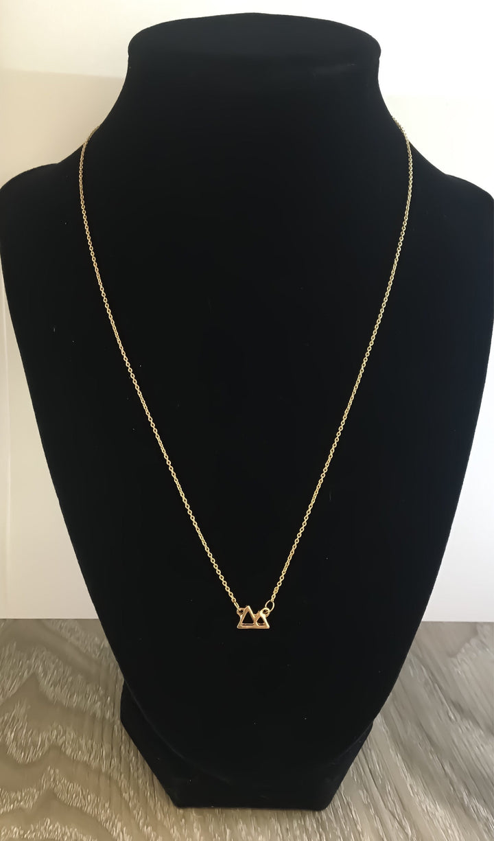 Collier Petite Montagne, Breloque Twin Peaks, Bijou d'alpinisme en argent, Cadeau pour voyageur, Bijou minimaliste, Cadeau pour les amoureux du voyage