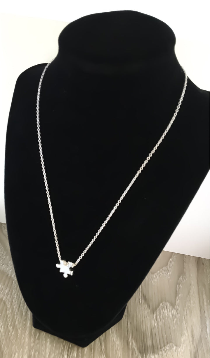 Collier pour grand-mère, cadeau pour grand-mère d'enfant autiste, collier puzzle en or rose, bijou puzzle en argent, collier de sensibilisation à l'autisme, cadeau puzzle