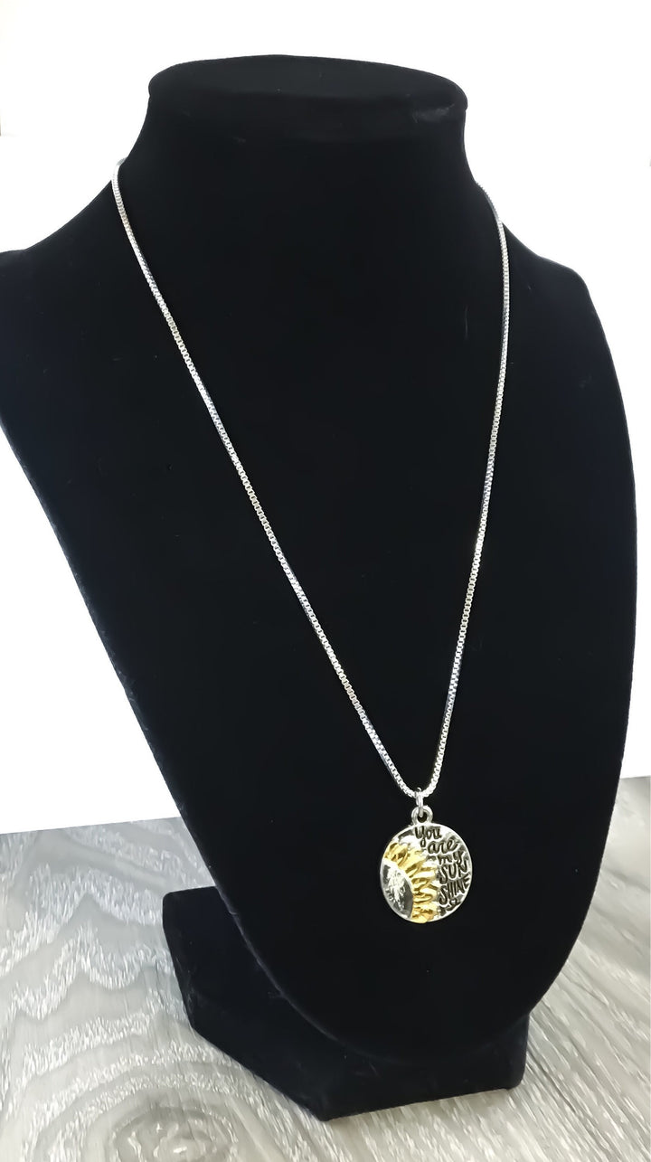 Citation « Tu es mon rayon de soleil », Collier tournesol, Collier de fleurs, Carte personnalisée, Cadeau symbolique pour elle, Cadeau pour sa copine, Fêtes