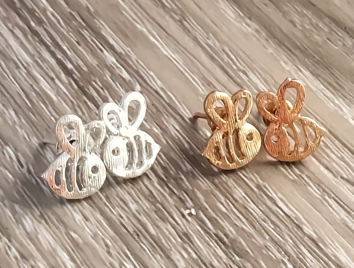 Boucles d'oreilles abeilles délicates, Boucles d'oreilles bourdon miniatures, Bijoux abeilles, Boucles d'oreilles minimalistes, Bijoux insectes, Boucles d'oreilles bohèmes, Cadeau d'anniversaire