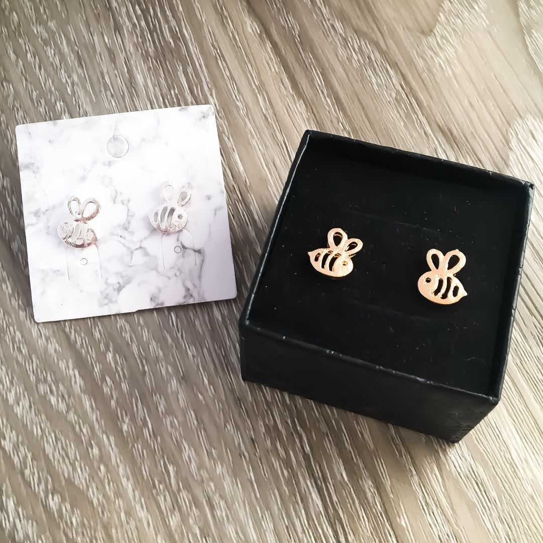 Boucles d'oreilles abeilles délicates, Boucles d'oreilles bourdon miniatures, Bijoux abeilles, Boucles d'oreilles minimalistes, Bijoux insectes, Boucles d'oreilles bohèmes, Cadeau d'anniversaire