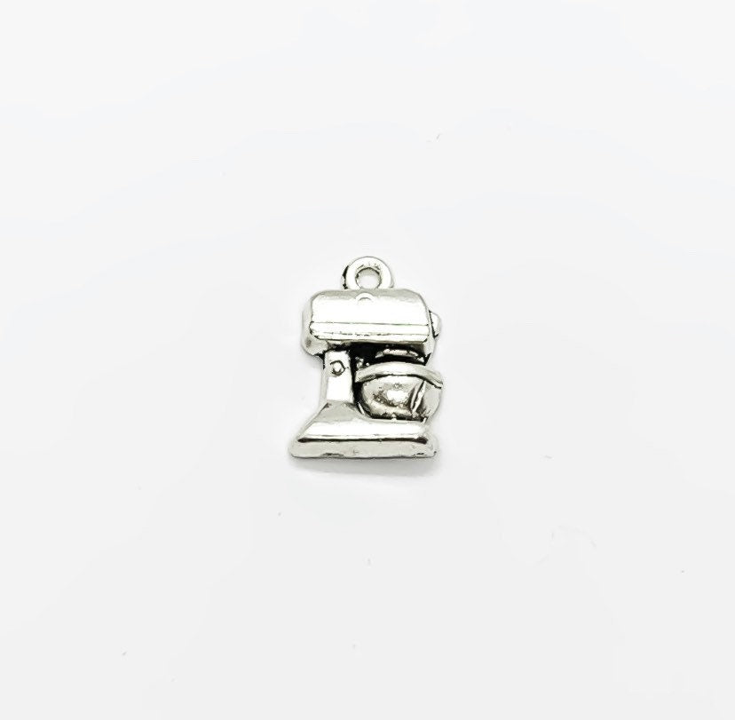 1 breloque mini robot culinaire, breloques individuelles, breloques cuisine, breloques pâtisserie, breloques boulanger, breloques de cuisine, breloque robot culinaire, breloques chef