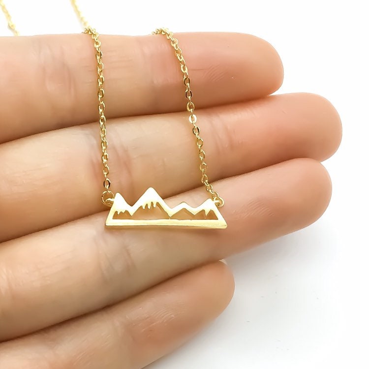 Collier Petite Montagne, La plus belle vue se mérite, Collier inspirant, Bijou naturaliste, Chaîne de montagnes en or rose