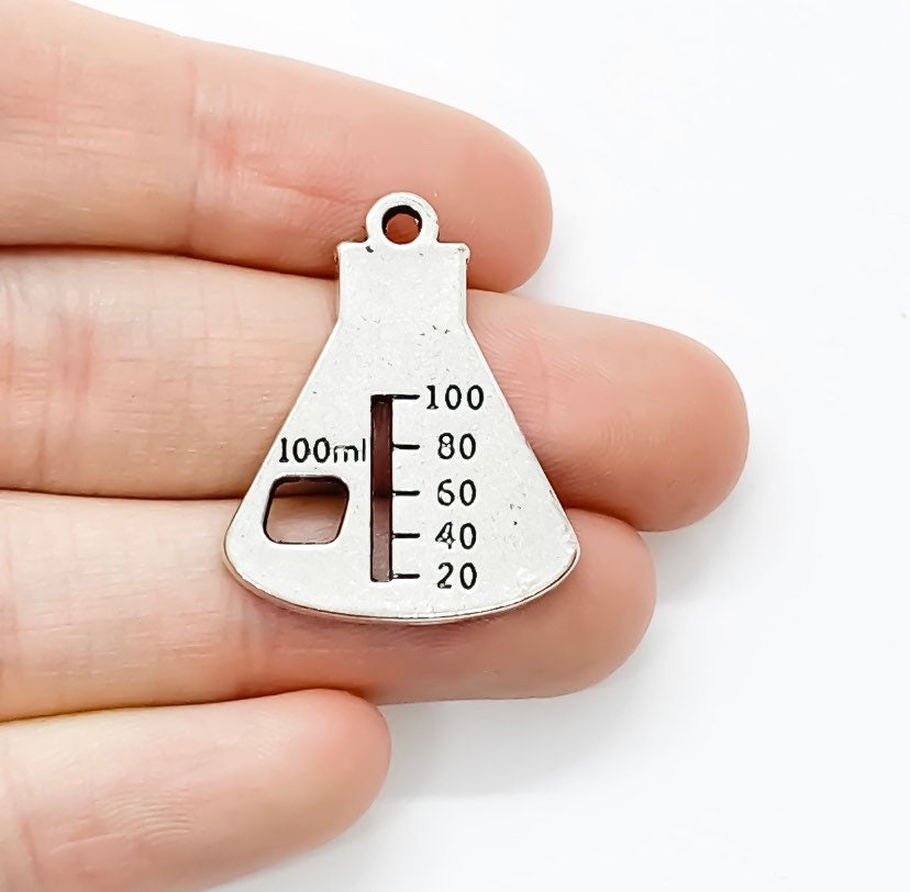 1 Grand bécher de laboratoire - Breloque individuelle, Breloque de laboratoire, Breloque pour étudiants, Breloque pour lycéens, Breloque scientifique, Breloque de chimie, Breloque médicale