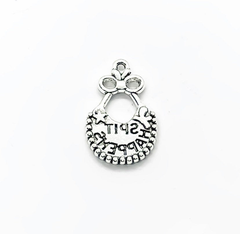 1 Breloque Bavoir Argentée, « Les petits accidents arrivent », Breloques individuelles, Breloques pour nouveau-né, Breloques pour nouvelle maman, Breloques pour maman, Loisirs créatifs, Breloques mignonnes