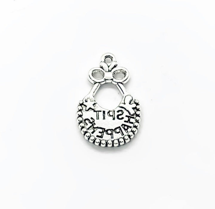 1 Breloque Bavoir Argentée, « Les petits accidents arrivent », Breloques individuelles, Breloques pour nouveau-né, Breloques pour nouvelle maman, Breloques pour maman, Loisirs créatifs, Breloques mignonnes