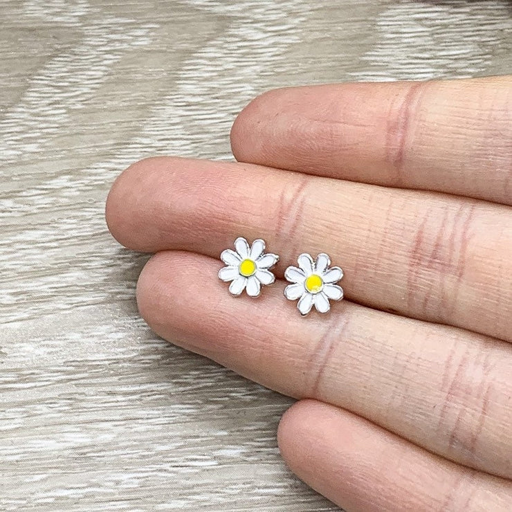 Tiny Daisy Stud Earrings, White Flower Earrings, Dainty Flower Jewelry, Minimalist Stud Earrings, Gift for Daughter, Little Girl Gift