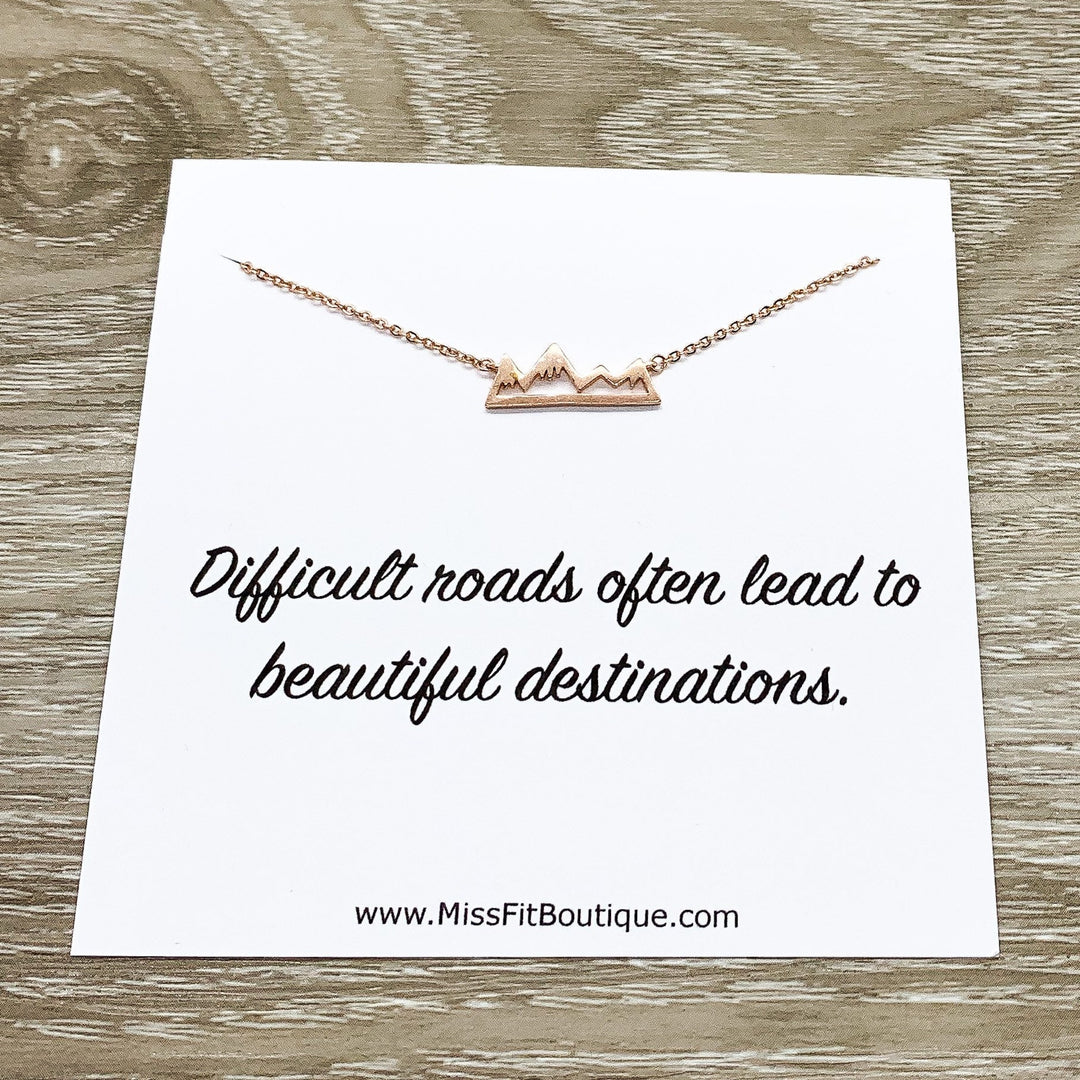 Collier Montagne d'Hiver, Pendentif Montagne Neigeuse, Cadeau pour un Nouveau Voyage, Bijou Inspirant, Collier Aventure, Cadeau pour Meilleure Amie