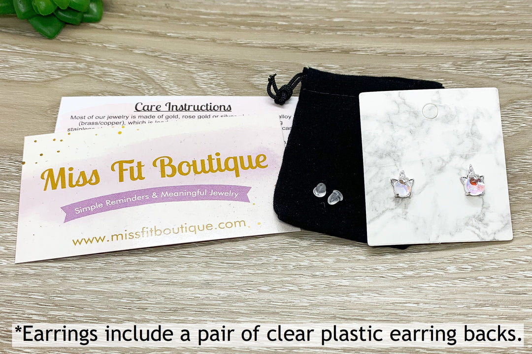 Boucles d'oreilles triangulaires, cadeau de Noël, boucles d'oreilles minimalistes et modernes, bijoux triangle, boucles d'oreilles pour tous les jours, cadeau pour dire « Je pense à toi », anniversaire