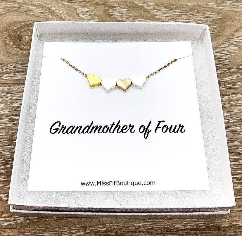 Collier 4 cœurs avec carte personnalisée, cadeau pour grand-mère de quatre enfants, cadeau des petites-filles, un cadeau intergénérationnel