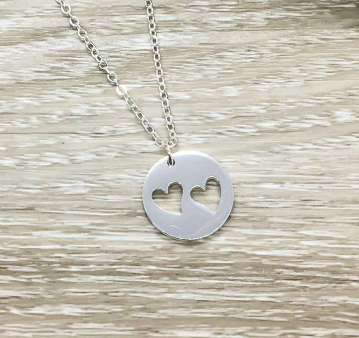 Collier minimaliste en forme de cœur, cadeau pour maman de deux enfants, cadeau d'anniversaire ou cadeau de Noël.