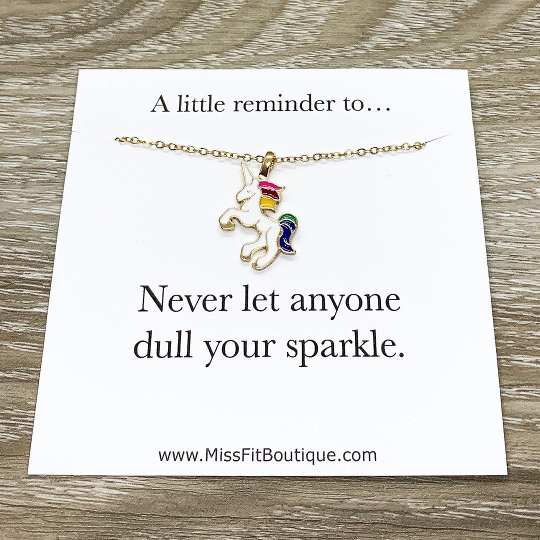 Collier Licorne Arc-en-ciel, citation « Doll Your Sparkle », bijoux licorne, cadeau pour les amoureux des licornes, pendentif licorne, cadeau pour adolescente, cadeau d'anniversaire