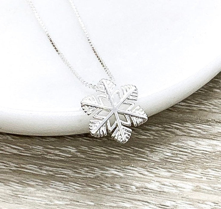 Snowflake Necklace, Dainty Sterling Silver Pendant, Snowflake Jewelry, Winter Wedding Bridal Jewelry, Christmas Gift for Her, Holiday Gift