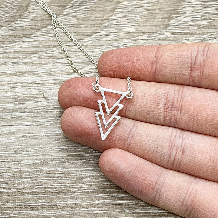 Collier flèche, cadeau réconfortant pour une amie, carte inspirante, « Tu es forte et courageuse », cadeau d'affirmation, bijou délicat