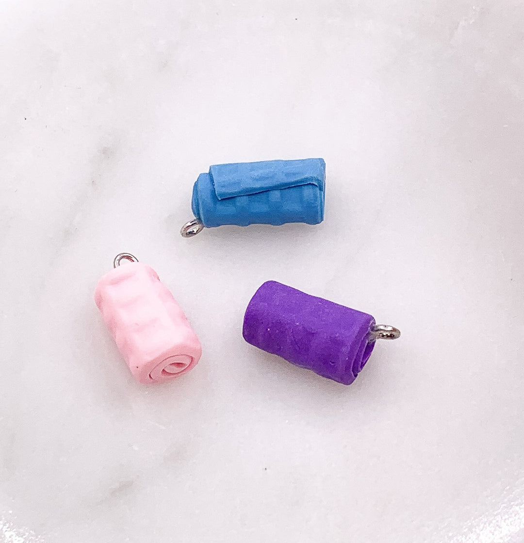 Porte-clés Yoga, citation Namasté au lit, porte-clés mini tapis de yoga, cadeau pour professeur de yoga, cadeau pour passionnée de yoga, cadeau de Noël mignon pour yogi