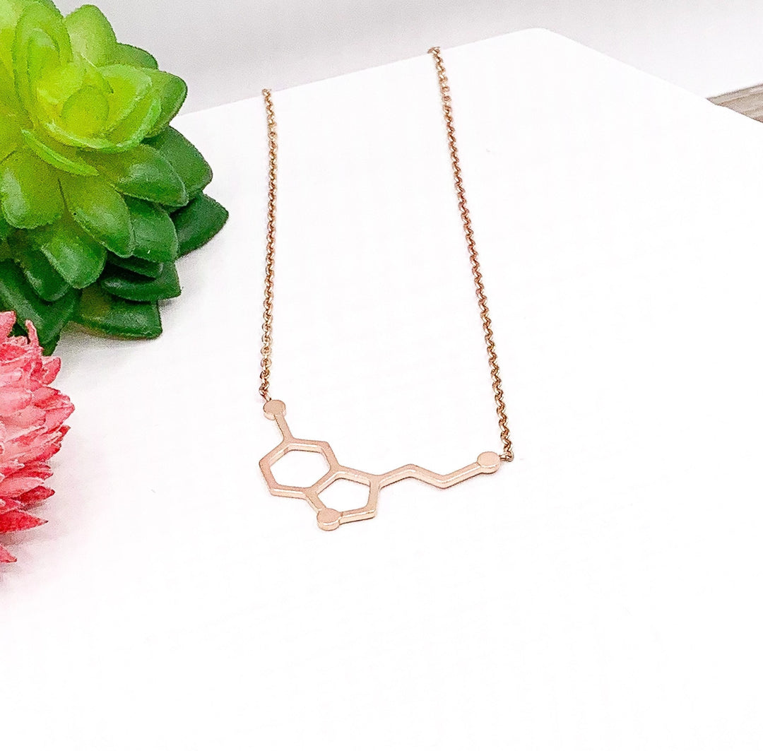 Collier Sérotonine en Or Rose, Bijou Scientifique, Collier Molécule du Bonheur, Cadeau Pédagogique Original, Pendentif Molécule d'Anatomie, Bijou Biologie