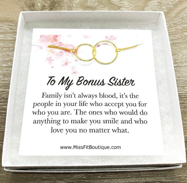 Bonus Sister Gift, Interlocking Circles Necklace, Circular Pendant, Linked Circles Necklace, Unbiological Sister Gift, Sister of the Groom