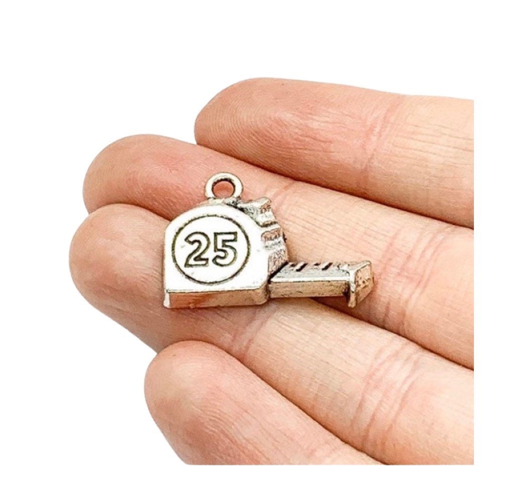 1 breloque mini mètre ruban, breloque bricoleur, cadeau pour charpentier, breloque outils, breloque construction, cadeau pour lui, breloque entrepreneur