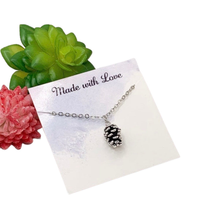 Collier pomme de pin miniature, bijoux d'automne, collier automnal, pendentif rustique, collier simple pour tous les jours, bijoux inspirés par la nature pour elle