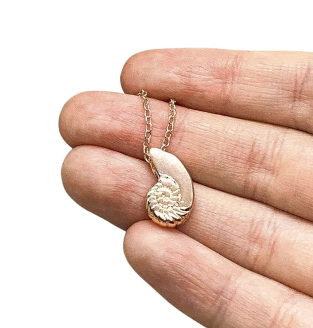 Tiny Seashell Necklace, Ocean Lover Gift, Beach Jewelry, Conch Shell Pendant, Coastal Necklace, Seascape Jewelry, Gift for Her