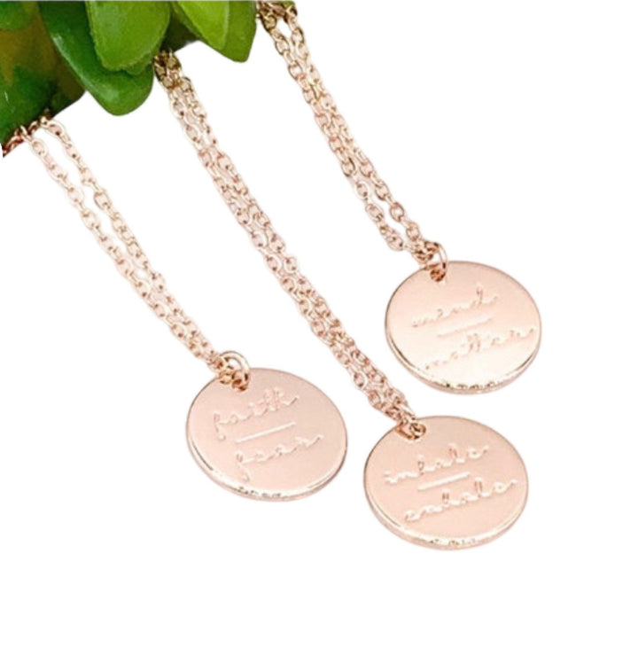 Collier « L’esprit sur la matière », Collier « Inspirer Expirer », Collier « La foi sur la peur », Bijou de motivation, Cadeau d’encouragement pour elle