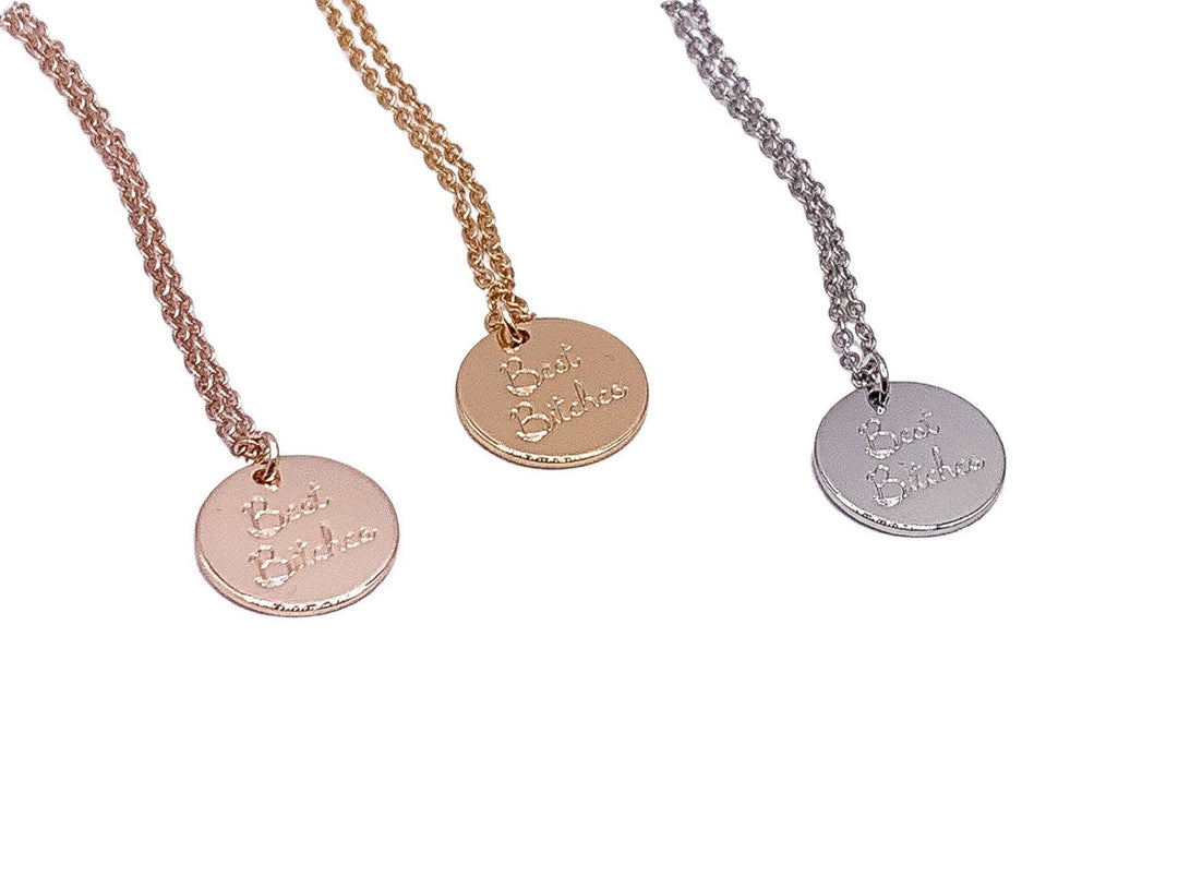 Collier « Meilleures Amies », Bijou minimaliste, Collier pour meilleure amie, Cadeau pour sœur, Collier d'amitié, Collier gravé humoristique