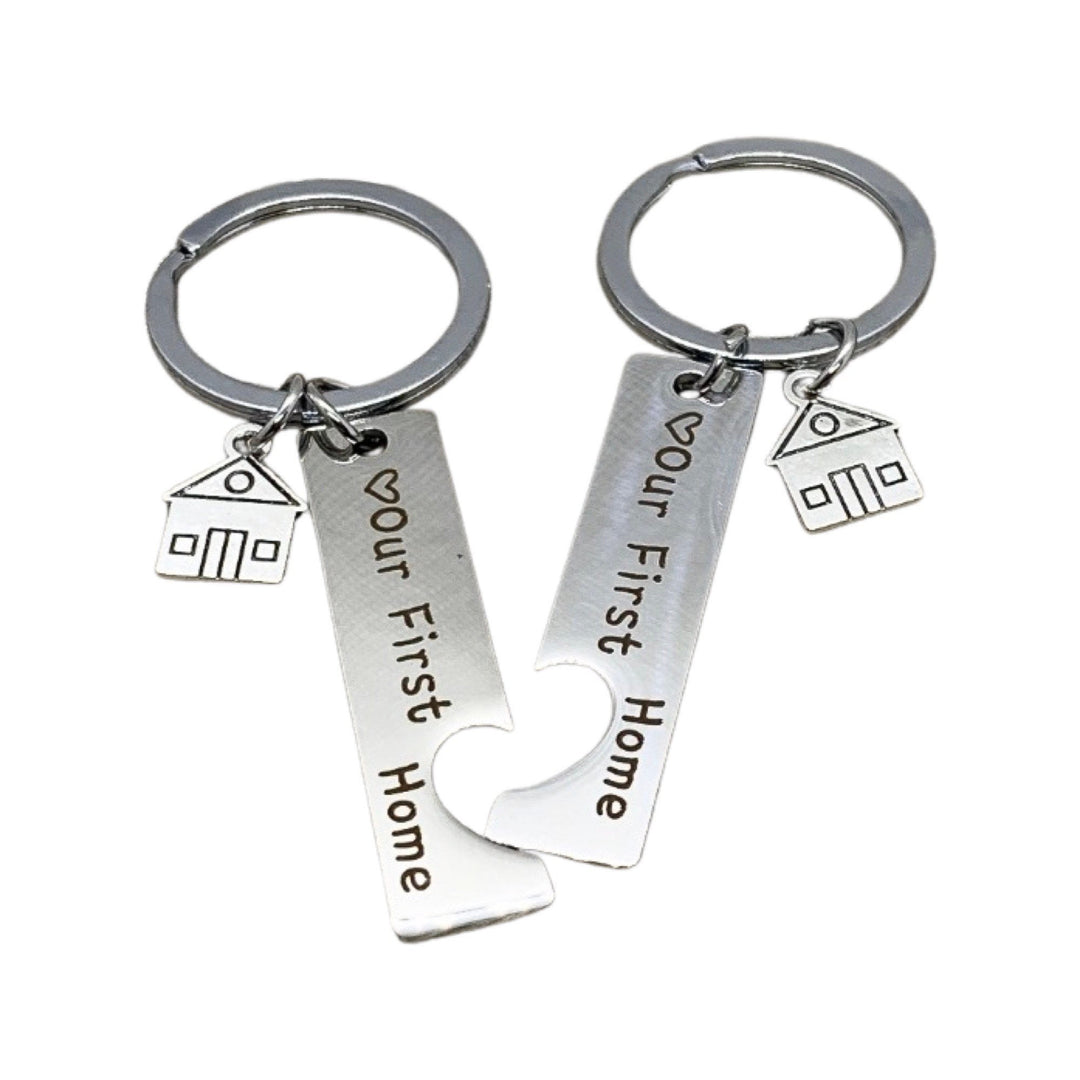 Porte-clés « Notre première maison », lot de 2 porte-clés assortis, cadeau pour couples, cadeau pour nouveaux propriétaires, cadeau de pendaison de crémaillère, cadeau d'un agent immobilier
