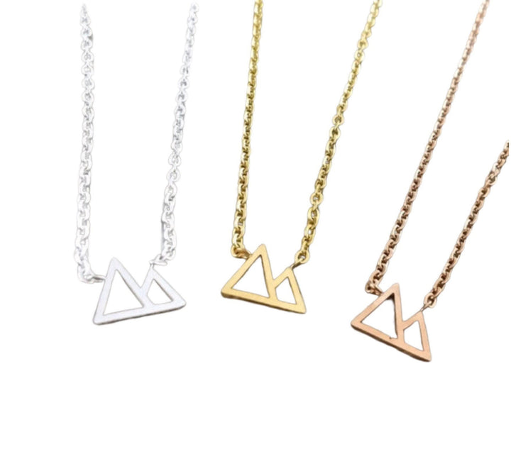 Collier Montagne, Pendentif Twin Peaks, Bijou délicat, Cadeau de départ pour une amie, Collier minimaliste, Cadeau pour une nouvelle aventure, Cadeau de Noël