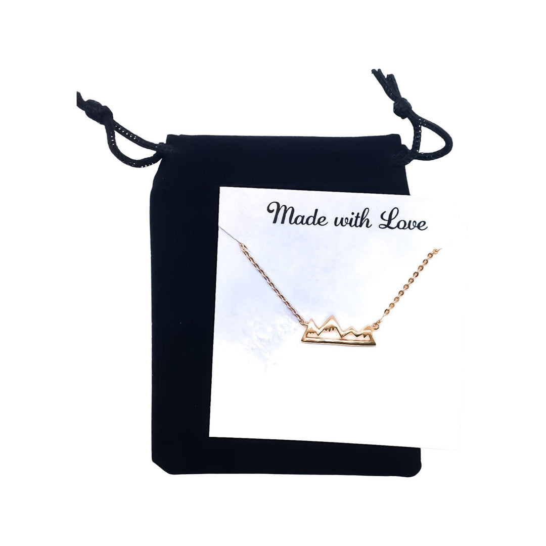 Collier discret motif montagne, bijou montagne délicat, collier de voyage, cadeau de départ pour une amie, collier minimaliste, cadeau pour une nouvelle aventure
