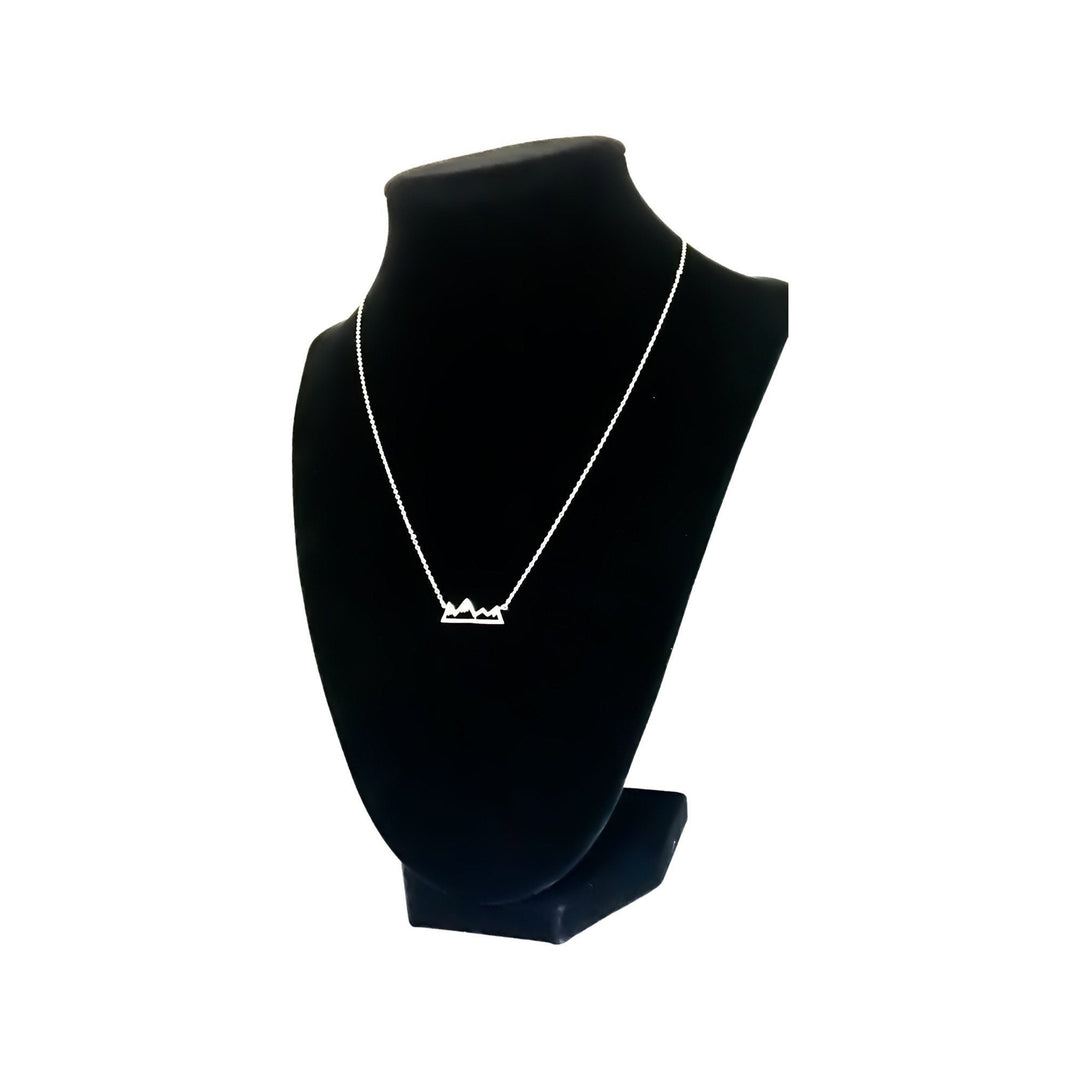 Collier discret motif montagne, bijou montagne délicat, collier de voyage, cadeau de départ pour une amie, collier minimaliste, cadeau pour une nouvelle aventure