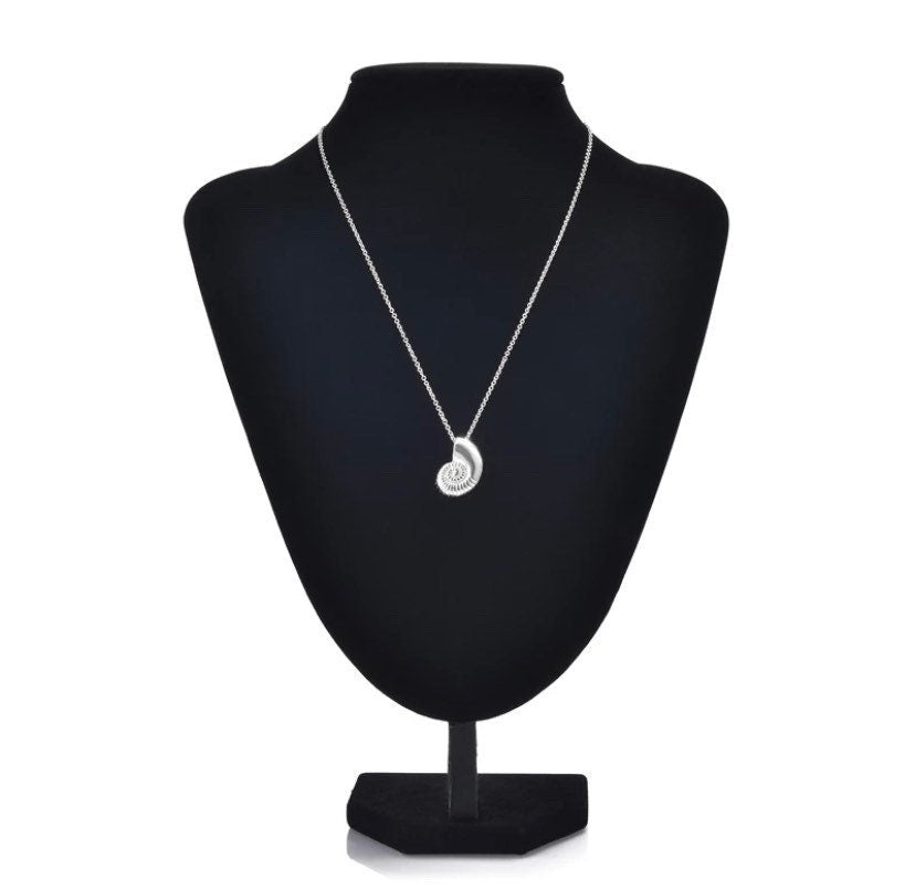 Collier coquillage, cadeau sirène, collier La Petite Sirène, collier coquillage minimaliste, cadeau plage, collier d'amitié, cadeau pour filles