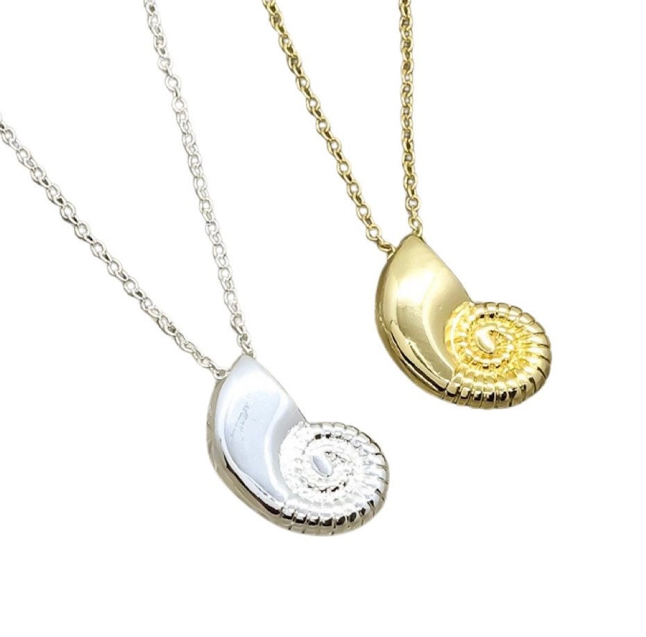 Collier coquillage, cadeau sirène, collier La Petite Sirène, collier coquillage minimaliste, cadeau plage, collier d'amitié, cadeau pour filles
