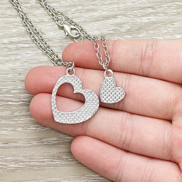 Mother Daughter Heart Necklace Set for 2, Interlocking Necklaces, Friendship Necklace, Gift for Mom, Gift from Daughter, Mommy and Me Gift