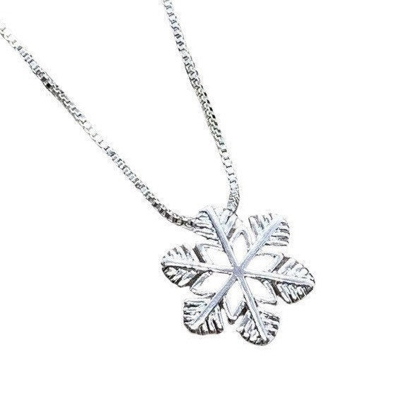 Snowflake Necklace, Dainty Sterling Silver Pendant, Snowflake Jewelry, Winter Wedding Bridal Jewelry, Christmas Gift for Her, Holiday Gift