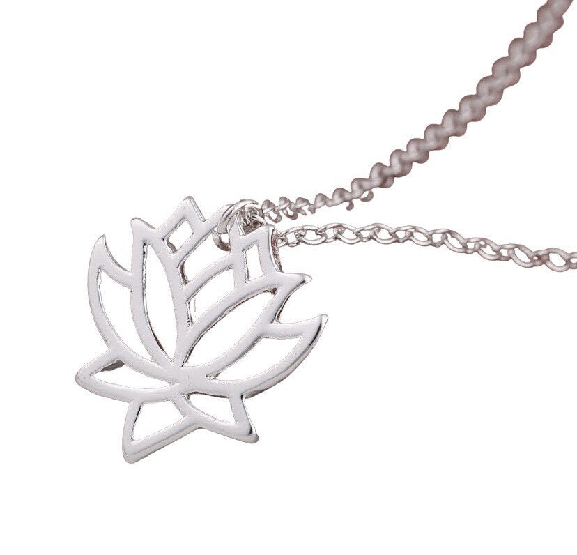 Collier Fleur de Lotus, Collier Lotus Délicat, Collier Yoga, Pendentif Floral, Collier Fleur, Collier Zen, Collier à Superposer