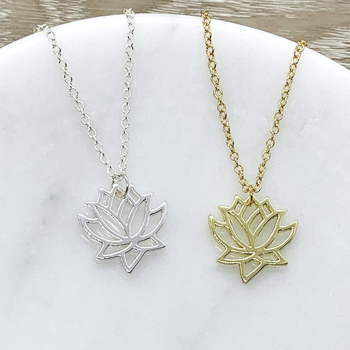 Collier Fleur de Lotus, Collier Lotus Délicat, Collier Yoga, Pendentif Floral, Collier Fleur, Collier Zen, Collier à Superposer