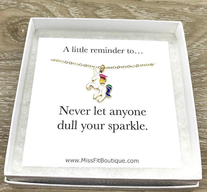 Collier Licorne Arc-en-ciel, citation « Doll Your Sparkle », bijoux licorne, cadeau pour les amoureux des licornes, pendentif licorne, cadeau pour adolescente, cadeau d'anniversaire