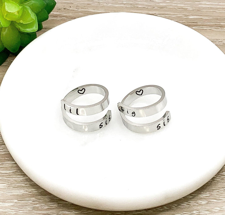 Big Sis Lil Sis Ring, Adjustable Spiral Ring, Little Sister Ring, Big Sister Jewelry, Unique Engraved Ring, Sisters Stainless Steel Ring