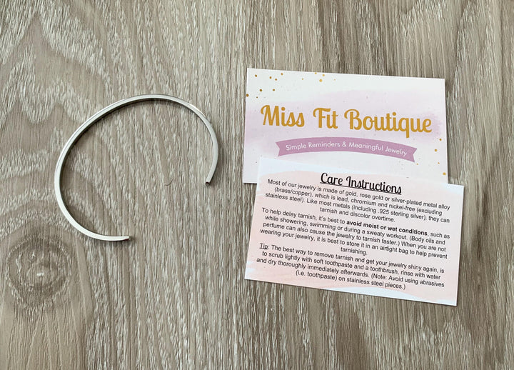 Bracelet jonc « Tu es ma personne », cadeau pour personne préférée, bracelet d'amitié, bracelet fin avec mantra, cadeau pour demoiselle d'honneur, minimaliste