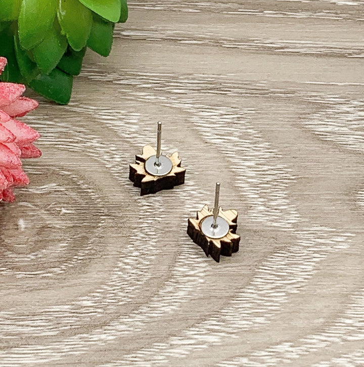 Boucles d'oreilles feuille d'érable, boucles d'oreilles puces en bois, bijoux feuillage, boucles d'oreilles canadiennes, boucles d'oreilles en bois naturel, puces pour la fête du Canada, bijoux d'automne pour elle