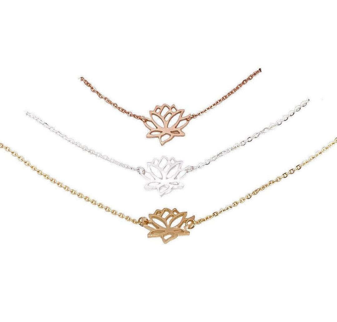 Bracelet Lotus, Bracelet Chaîne Fleur de Lotus, Cadeau pour les passionnées de yoga, Bracelet minimaliste, Bijou floral, Bracelet pour femme, Cadeau d'anniversaire pour maman
