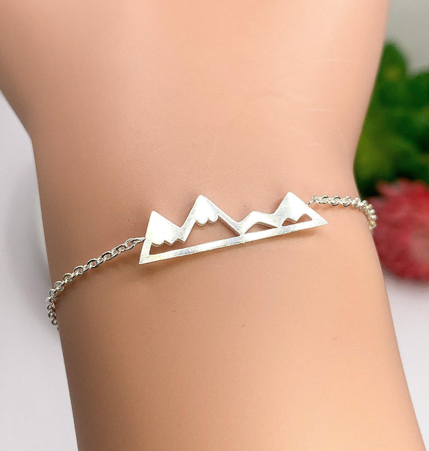 Dainty Mountain Bracelet, Mountain Range Chain Bracelet, Gift for Nature Lover, Hiking Bracelet, Meaningful Gift, Minimalist Jewelry