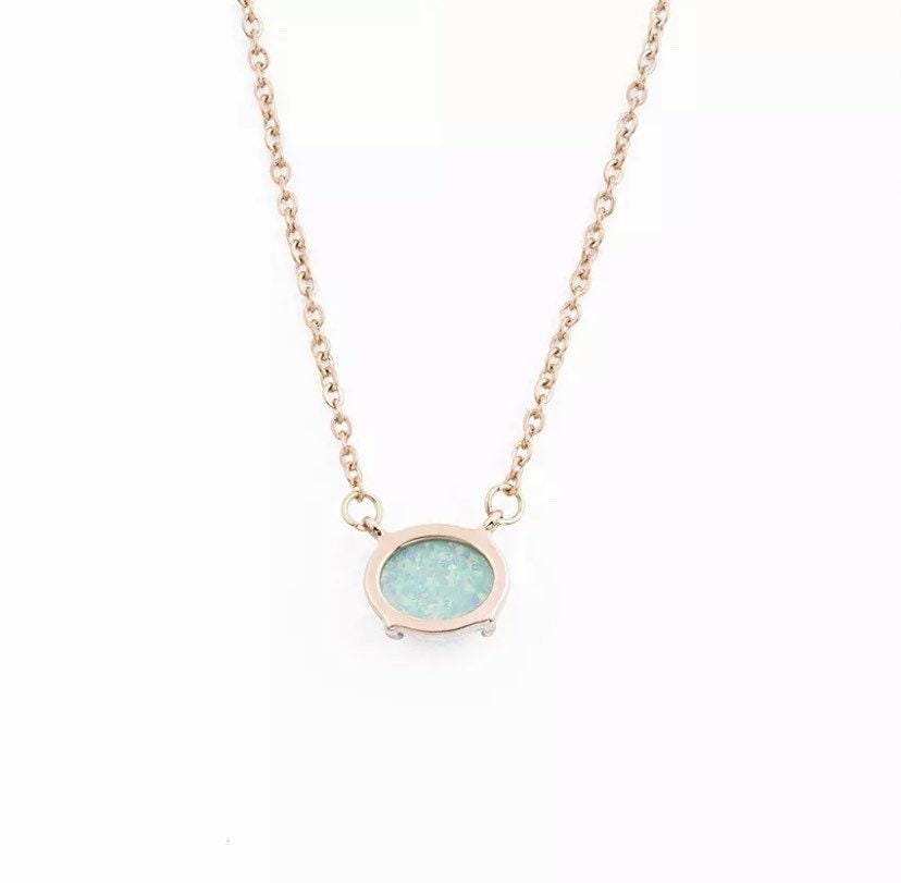 Collier en opale, collier ovale délicat, collier minimaliste, bijoux en opale, collier à superposer, collier pierre de naissance d'octobre