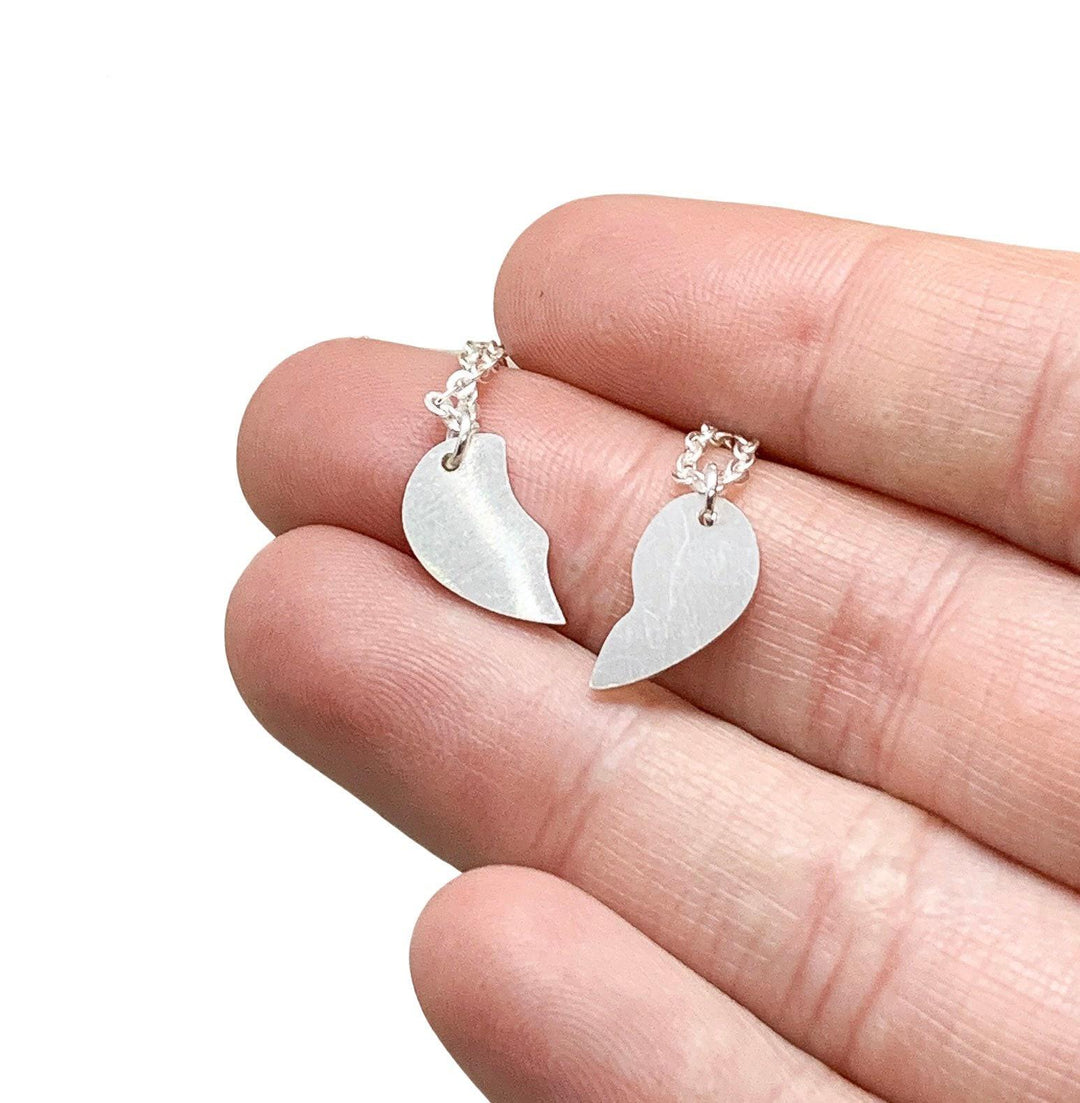 Ensemble de 2 petits cœurs brisés, colliers d'amitié assortis, cadeau pour meilleure amie, cadeau pour petite sœur, cadeau d'anniversaire pour grande sœur, collier entrelacé