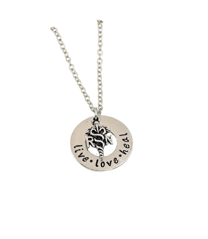 Collier pour infirmière diplômée, Vivre, aimer, soigner, Cadeau de remerciement pour infirmière, Bijou pour infirmière diplômée, Le métier d'infirmière est un travail de cœur, Cadeau pour étudiante en soins infirmiers