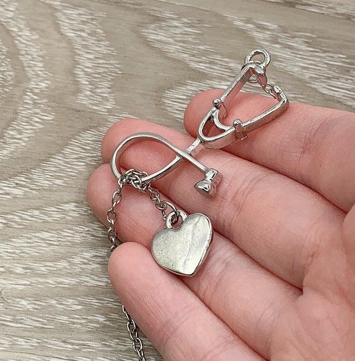 Collier stéthoscope en or rose, bijou infirmière, collier d'infirmière, cadeau pour médecin, cadeau pour étudiant en médecine, cadeau pour jeune diplômé, cadeau de remerciement