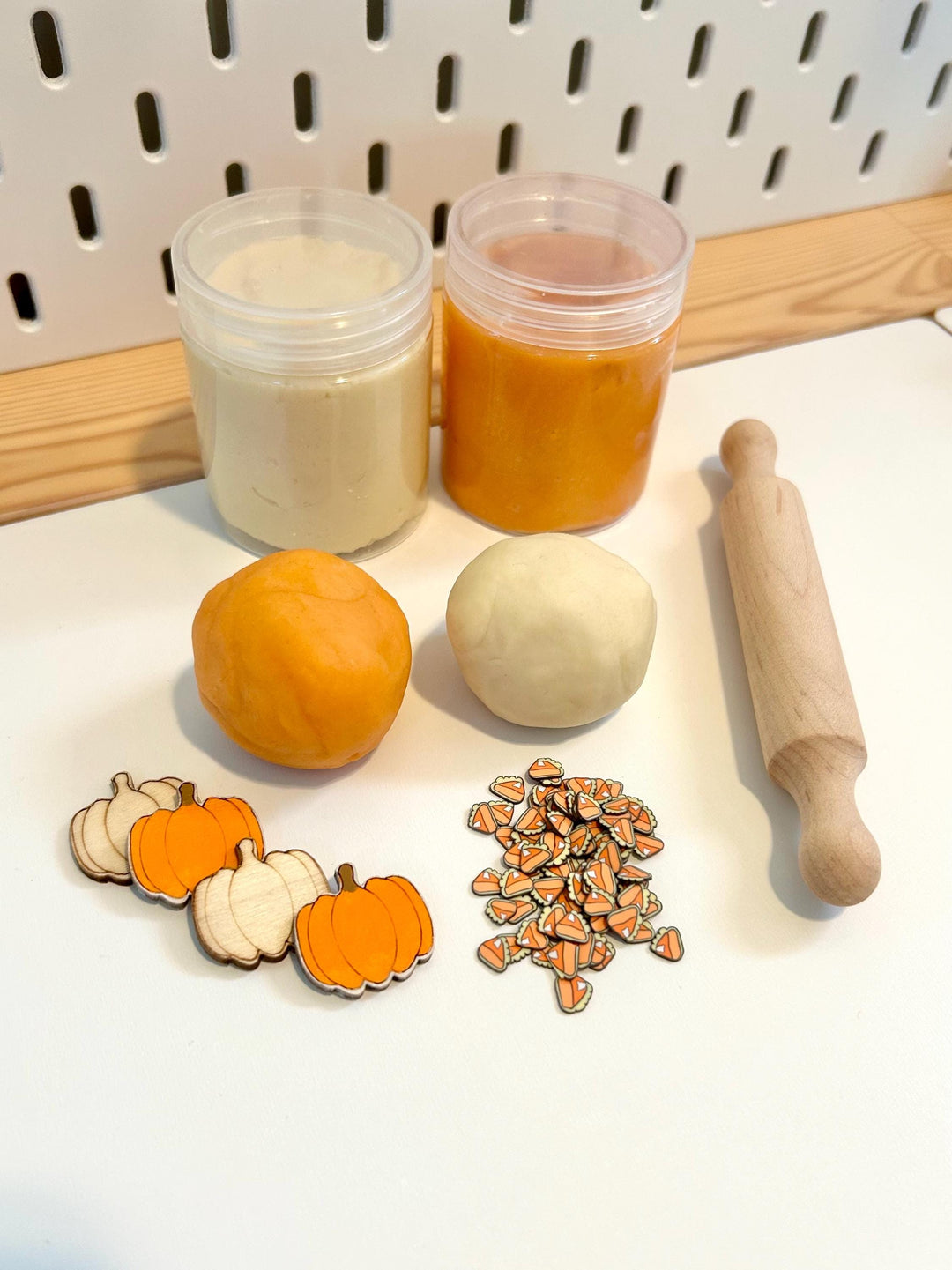 Fall Playdough Set with Charms & Rolling Pin | Autumn Sensory Dough Kit | Handmade Non-Toxic Playdough with Loose Parts | Montessori Play